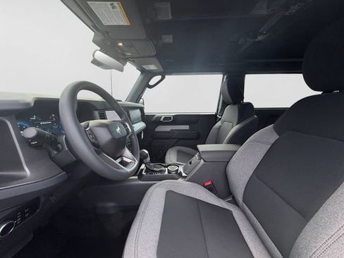 New 2026 Ford Bronco 2-Door AWD/4WD image 30