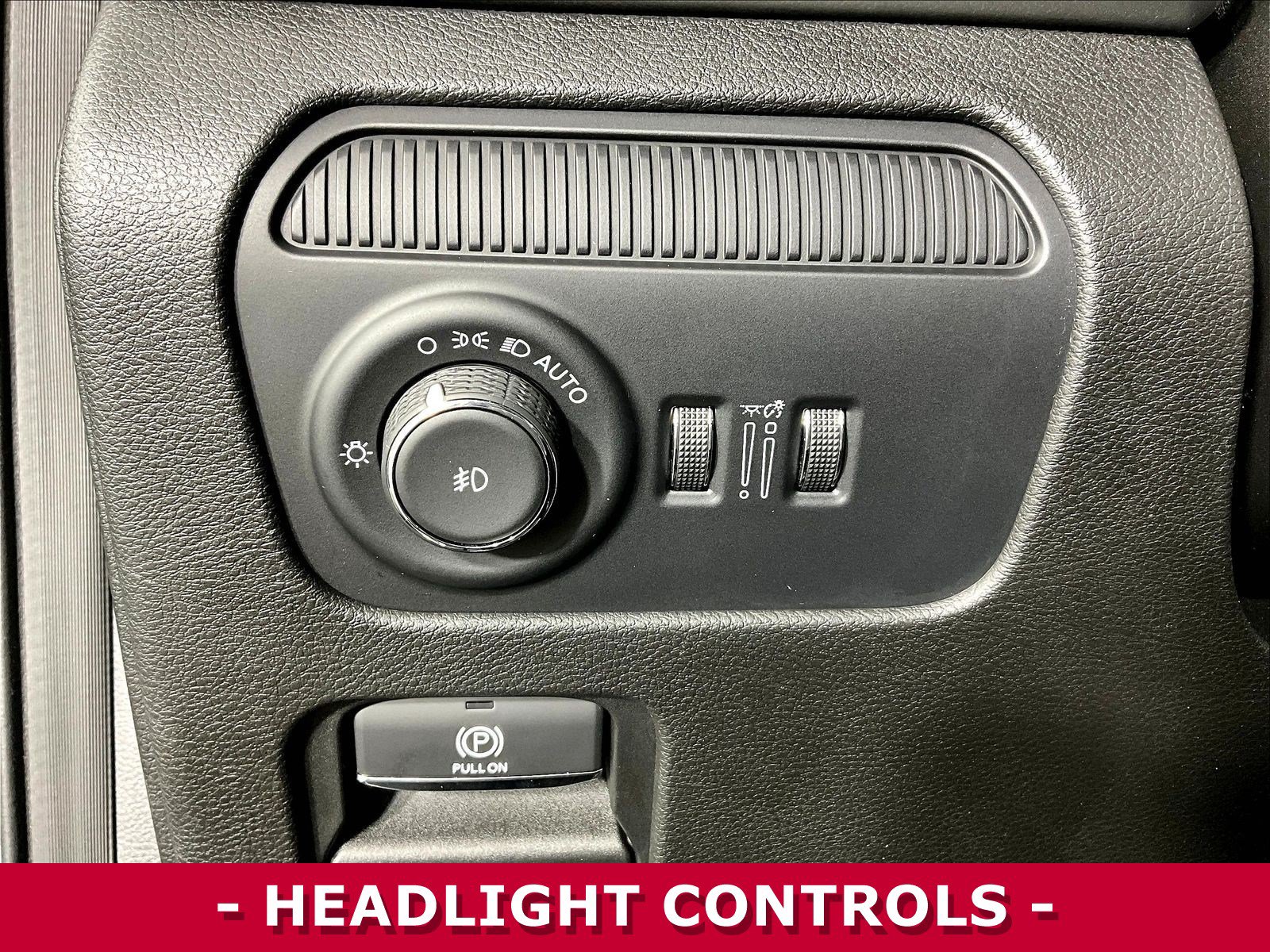 Used 2025 Jeep Wagoneer Series II w/ 8-Passenger Seating Package AWD/4WD image 36