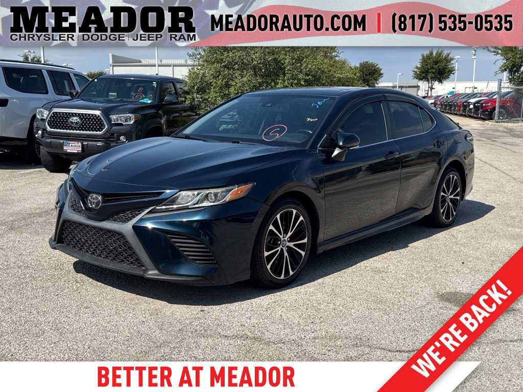 Used 2020 Toyota Camry SE w/ Convenience Package FWD image 1