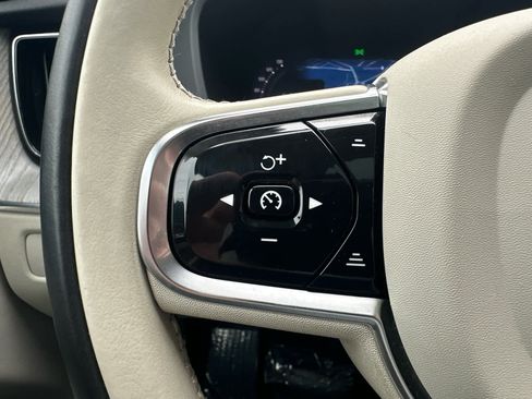 Used 2024 Volvo XC60 B5 Plus w/ Protection Package Premier AWD/4WD image 15