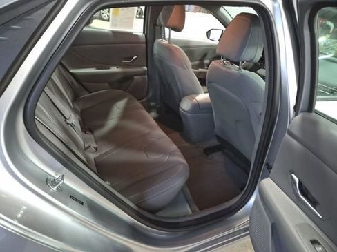 Used 2023 Hyundai Elantra SEL w/ Cargo Package image 12