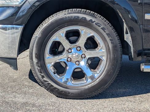 Used 2016 RAM 1500 Laramie w/ Convenience Group image 12