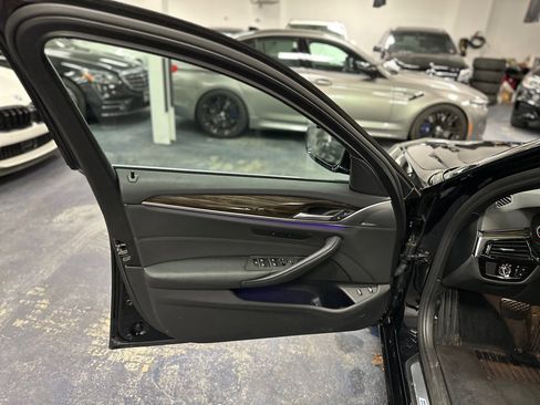 Used 2019 BMW 530e xDrive 530e xDrive iPerformance image 13