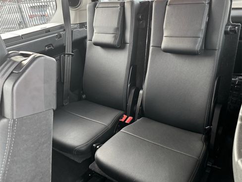Used 2013 Land Rover LR4 HSE image 28