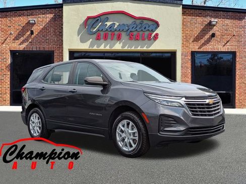 Used 2022 Chevrolet Equinox LS AWD/4WD image 1