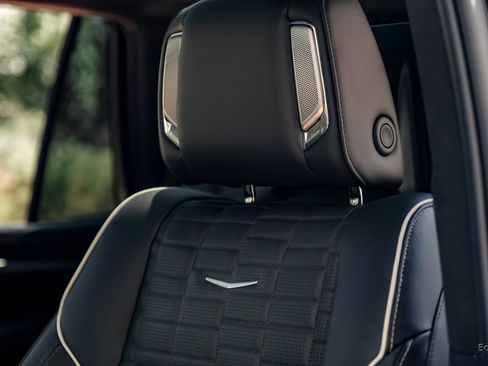 Used 2025 Cadillac Escalade V image 37