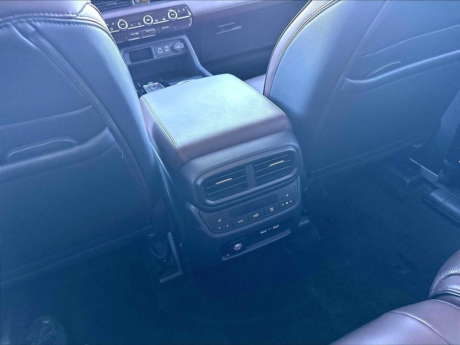 Used 2023 Honda Pilot Elite image 37
