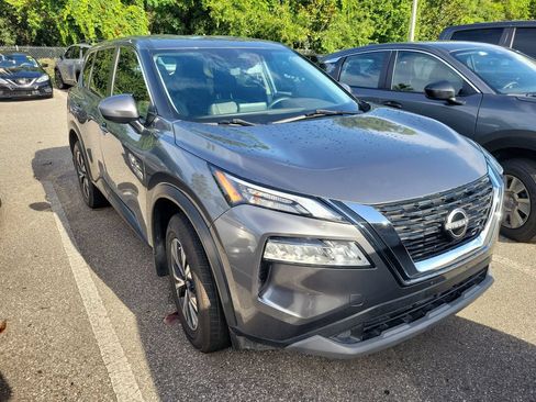 Used 2023 Nissan Rogue SV FWD image 2
