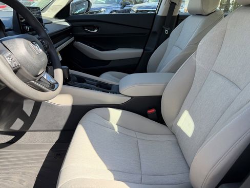 New 2025 Honda Accord SE image 11