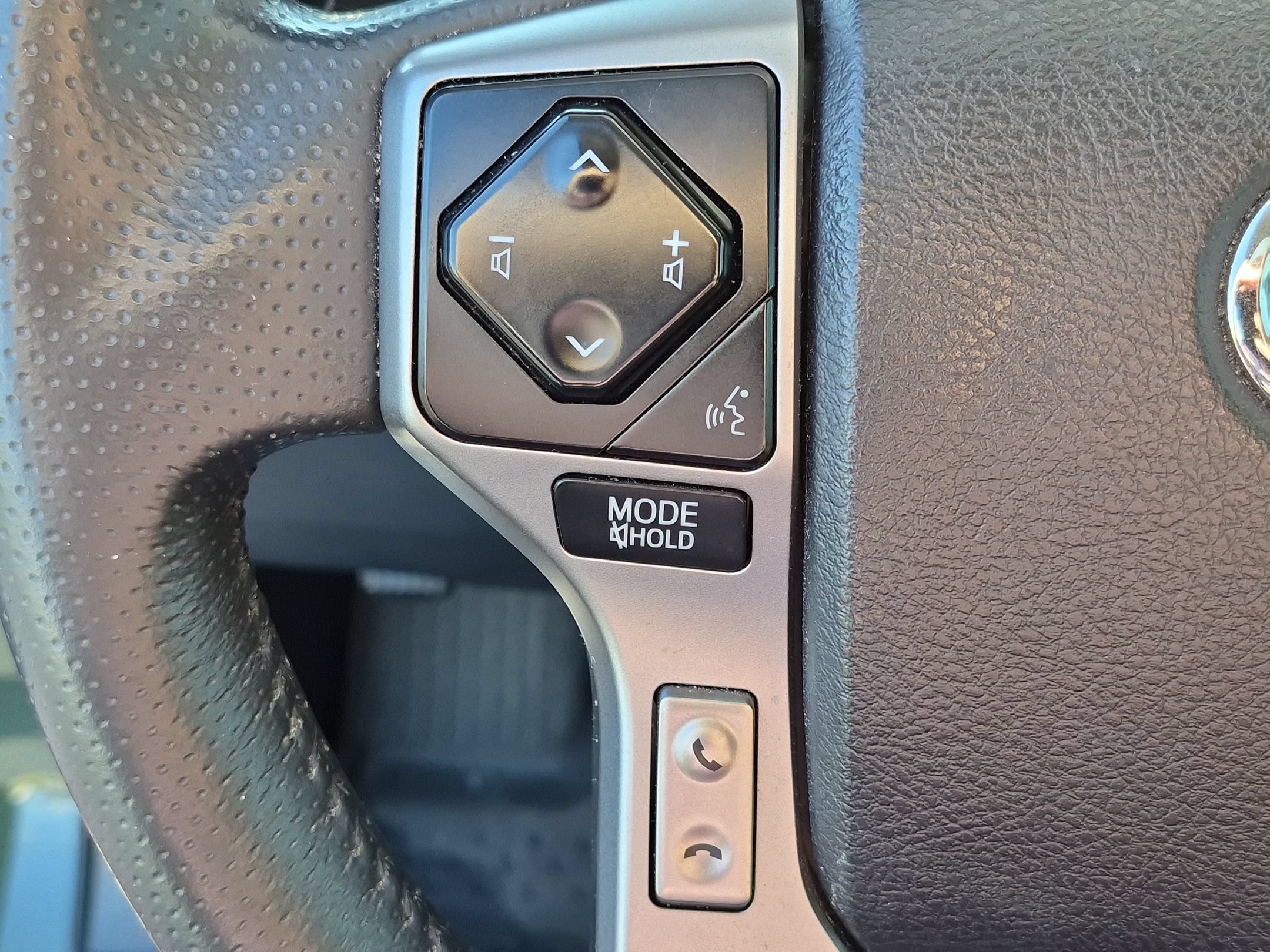 Used 2022 Toyota 4Runner Limited AWD/4WD image 16