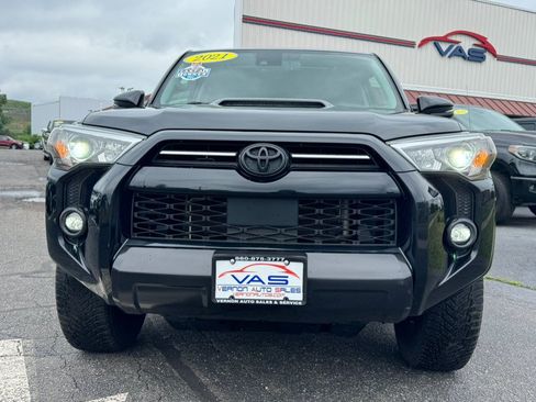 Used 2021 Toyota 4Runner Venture w/ Moonroof Package AWD/4WD image 2
