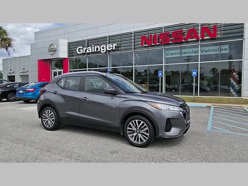 Used 2021 Nissan Kicks SV FWD image 17