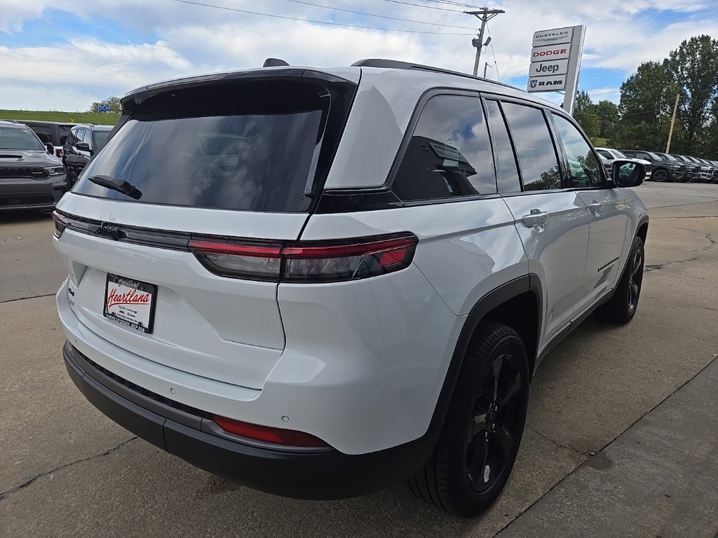 New 2026 Jeep Grand Cherokee Limited w/ Limited Altitude Package AWD/4WD image 36