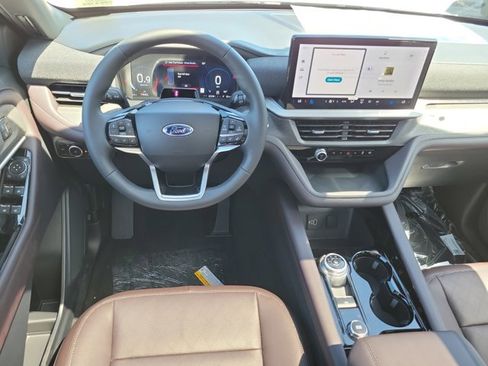 New 2026 Ford Explorer Platinum RWD image 18