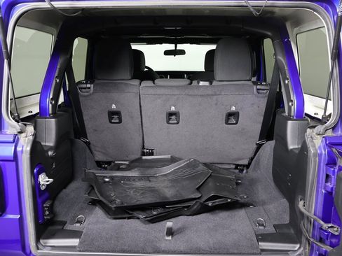 Used 2020 Jeep Wrangler Unlimited Sahara w/ LED Lighting Group image 13