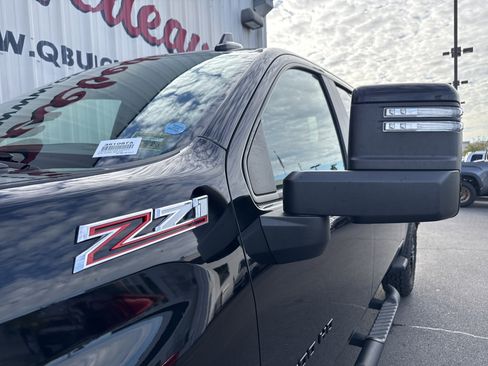 Used 2022 Chevrolet Silverado 2500 LTZ w/ LTZ Plus Package image 12