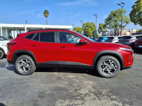New 2026 Chevrolet Trax LT w/ Driver Confidence Package image 3