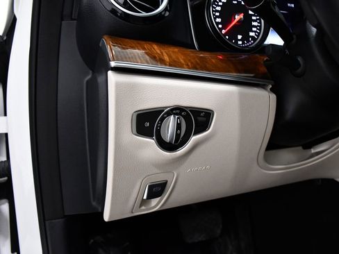 Certified 2019 Mercedes-Benz E 450 4MATIC Wagon image 11