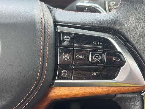 Used 2022 Jeep Grand Cherokee L Summit AWD/4WD image 19