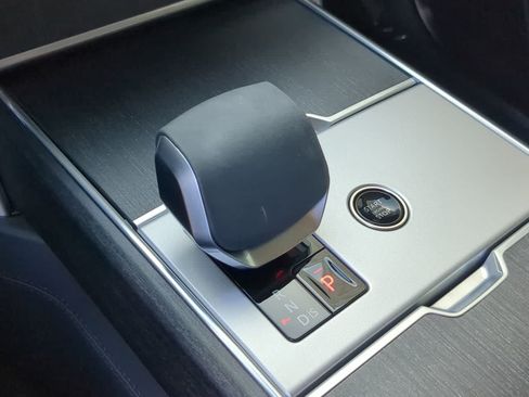 Certified 2025 Land Rover Range Rover SE AWD/4WD image 35
