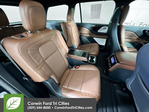 Used 2025 Lincoln Aviator Reserve w/ Equipment Group 201A AWD/4WD image 18