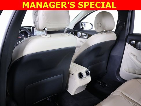 Used 2016 Mercedes-Benz C 300 4MATIC Sedan image 37