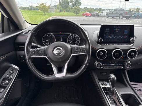 Used 2023 Nissan Sentra SR w/ SR Premium Package FWD image 19