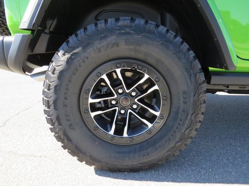 New 2025 Jeep Wrangler Unlimited Rubicon w/ XTREMEE 35" Tire Package image 11