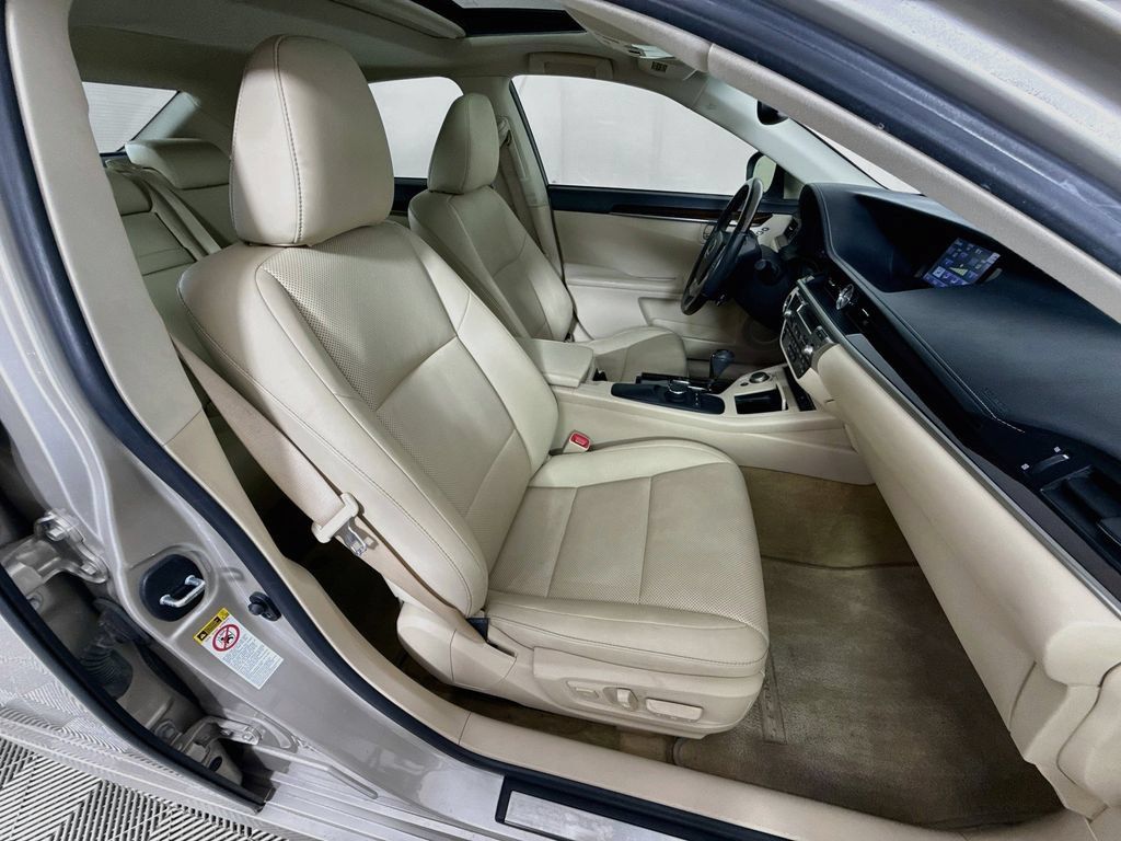 Used 2014 Lexus ES 350 w/ Premium Package FWD image 29