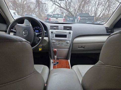 Used 2011 Toyota Camry XLE image 14