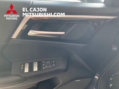 New 2026 Mitsubishi Outlander SE image 10