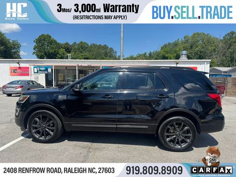 Used 2017 Ford Explorer XLT w/ Equipment Group 202A AWD/4WD image 2