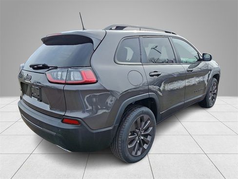 Used 2021 Jeep Cherokee Latitude Lux 80th Anniv w/ Quick Order Package 26U 80TH image 5