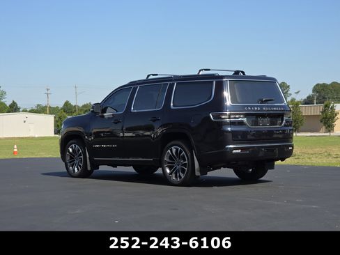 Used 2023 Jeep Grand Wagoneer Series III AWD/4WD image 5