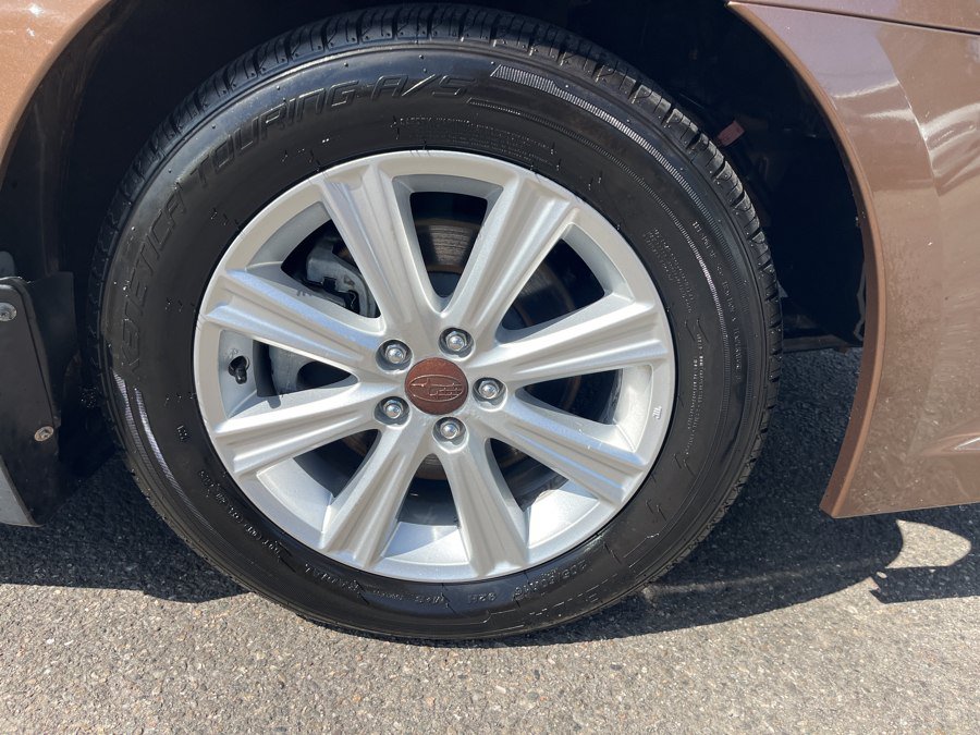 Used 2011 Subaru Legacy 2.5i Premium AWD/4WD image 22