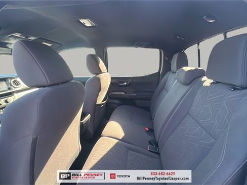 Used 2019 Toyota Tacoma TRD Off-Road image 12