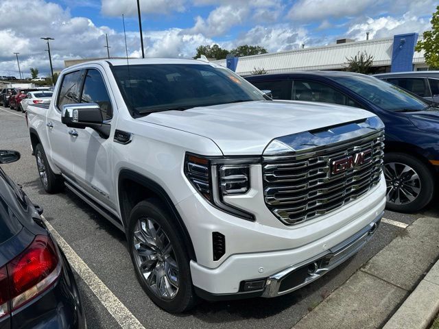 Used 2025 GMC Sierra 1500 Denali w/ Denali Reserve Package AWD/4WD image 2