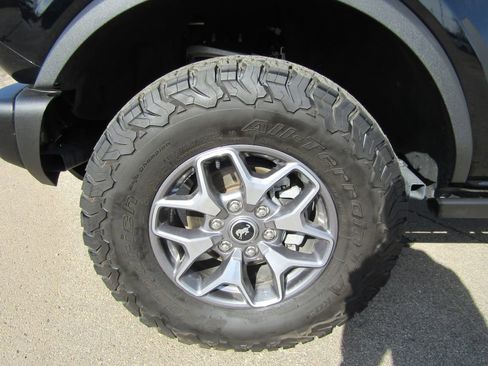 Used 2025 Ford Bronco Badlands AWD/4WD image 12