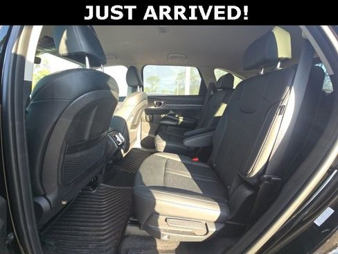 Used 2025 Kia Sorento EX image 10