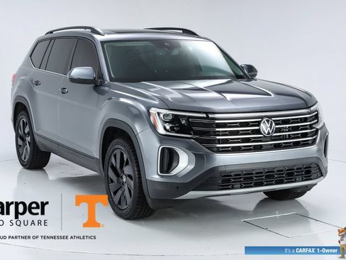Used 2024 Volkswagen Atlas SE w/ Panoramic Sunroof Package FWD image 55