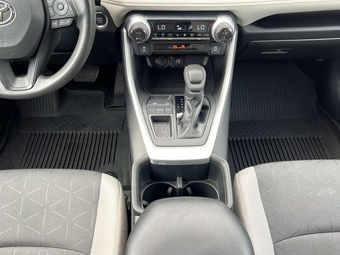 Used 2023 Toyota RAV4 XLE w/ Convenience Package FWD image 15