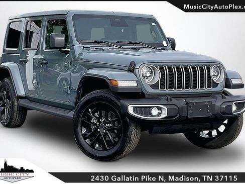 Used 2025 Jeep Wrangler Unlimited Sahara AWD/4WD image 1