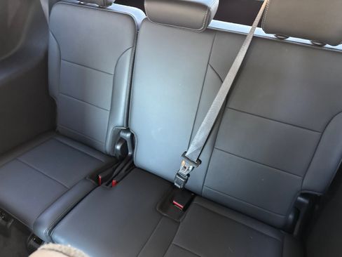 Used 2025 Buick Enclave Preferred image 23