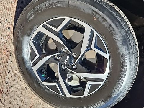 Used 2024 Kia Sportage LX image 12