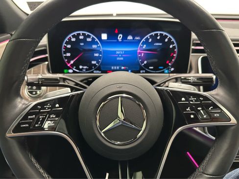 Used 2025 Mercedes-Benz E 350 4MATIC Sedan image 17