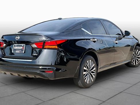 Used 2023 Nissan Altima 2.5 SV AWD/4WD image 12