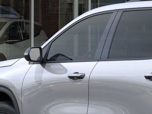 New 2026 Chevrolet Traverse LT image 12