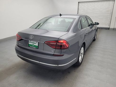 Used 2018 Volkswagen Passat 2.0T SE image 9
