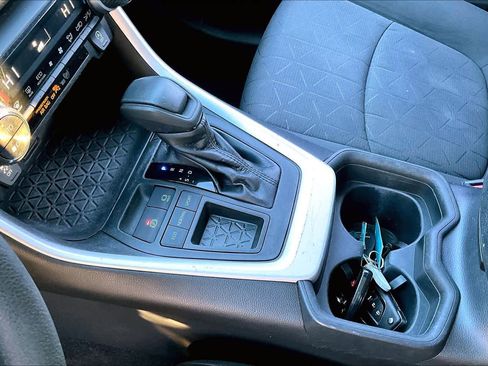 Certified 2020 Toyota RAV4 XLE image 15