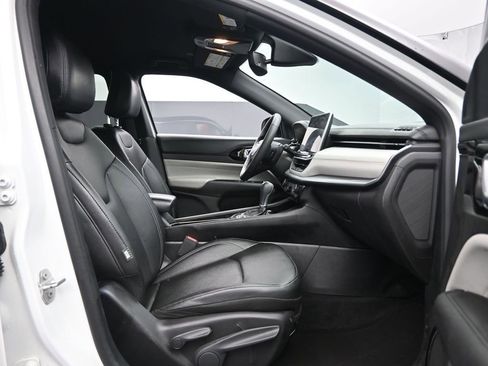 Used 2025 Jeep Compass Limited image 26